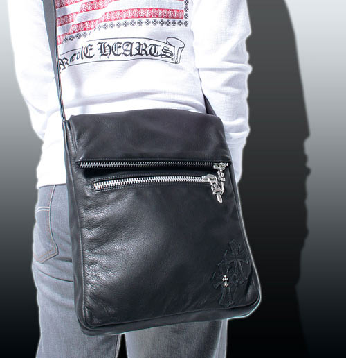 BAG HUG：「CHROME HEARTS ジップトップショルダーバッグ」: タゴの