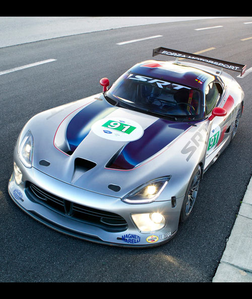 オートアート1/18 ダッチバイパーGTS-R とコルベットC5-R 2台セット