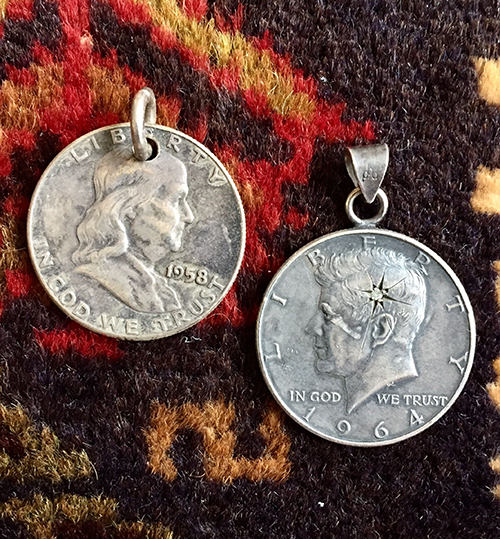 PHENOMENON BEYOND DESCRIPTION：ケネディコインペンダント: タゴの